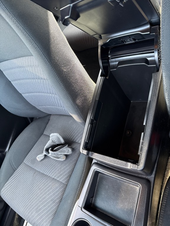 2016 Toyota Camry Image 17