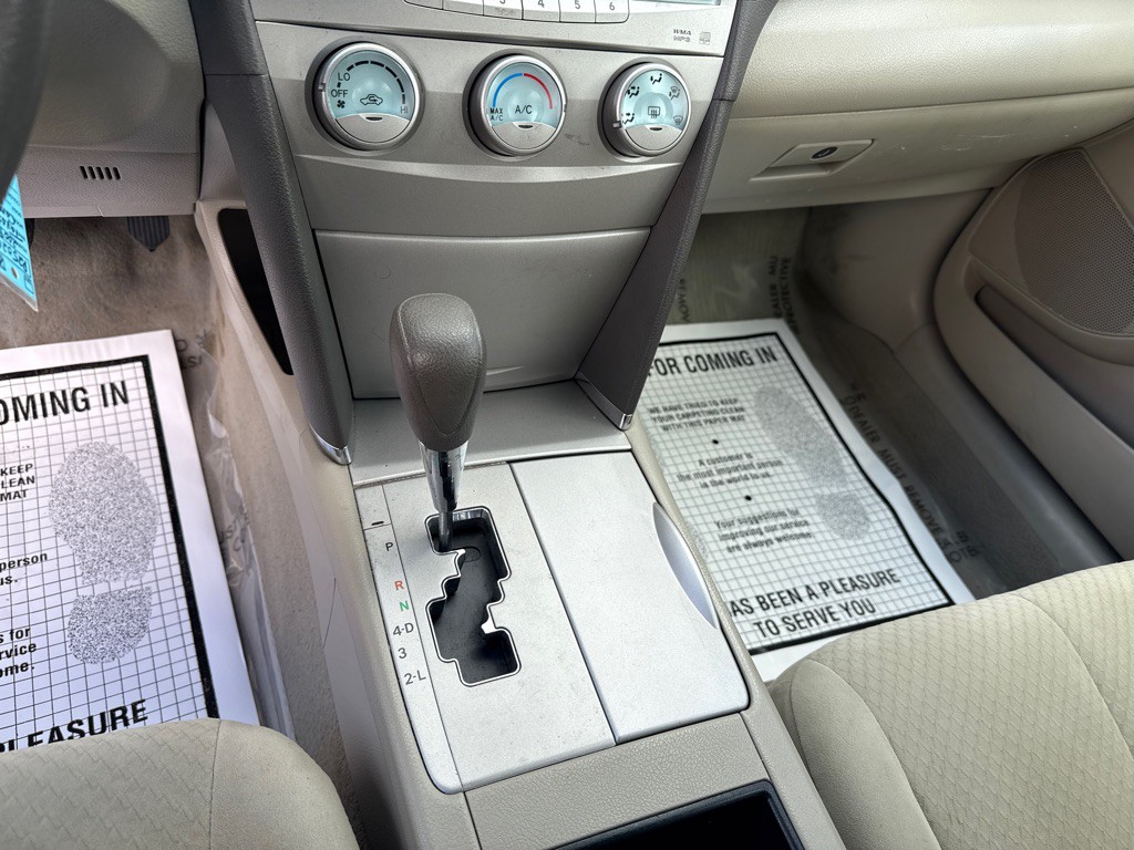 2009 Toyota Camry Image 10