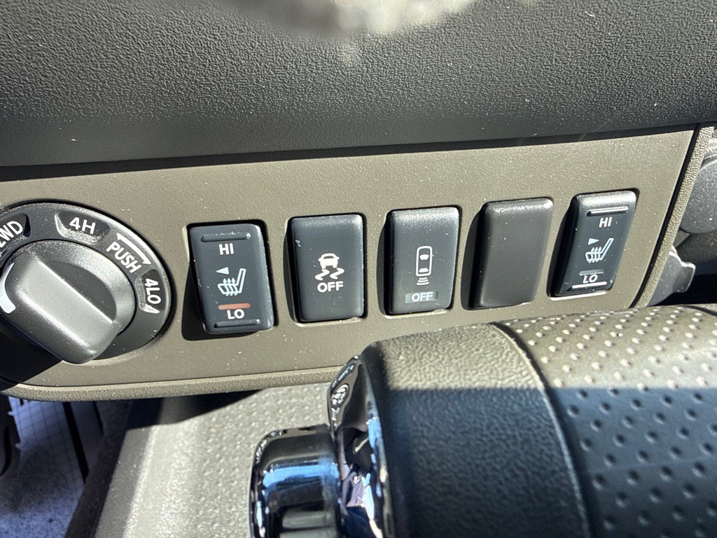 2015 Nissan Frontier Image 13