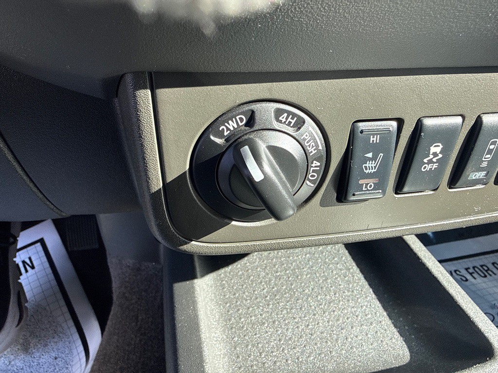 2015 Nissan Frontier Image 14