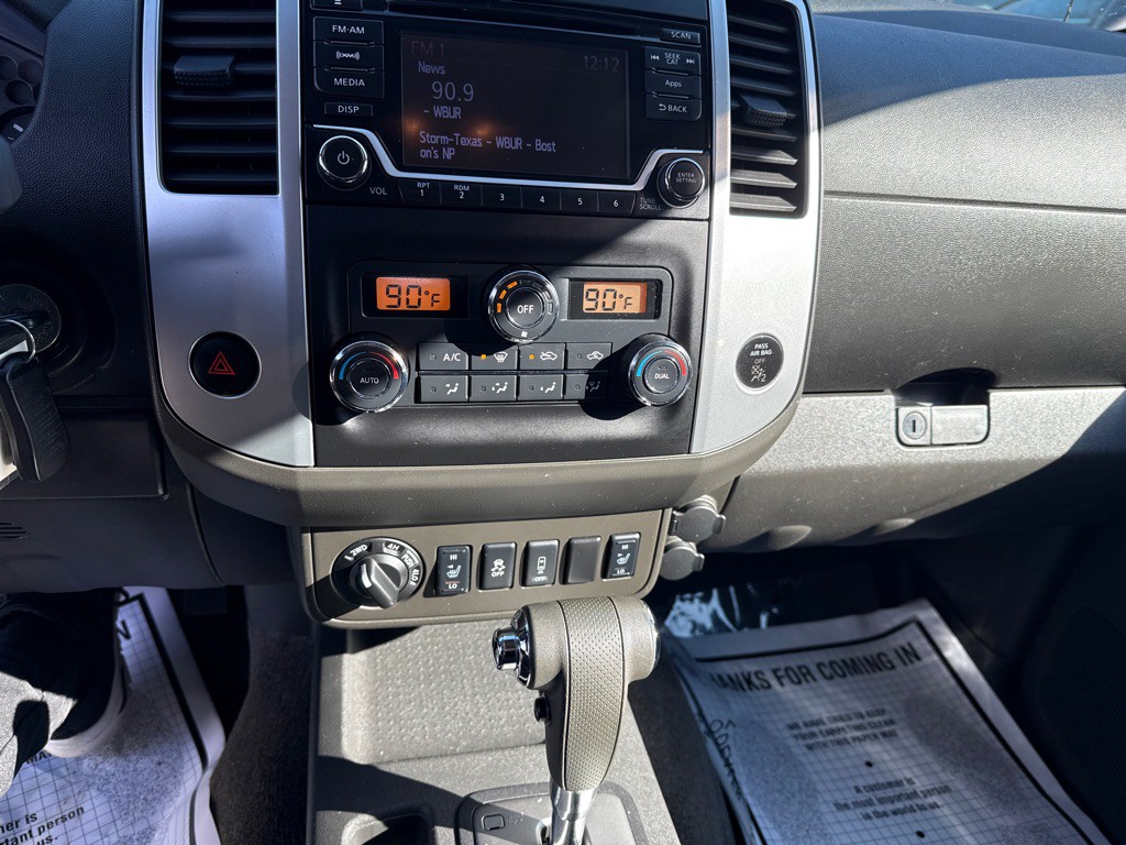 2015 Nissan Frontier Image 15