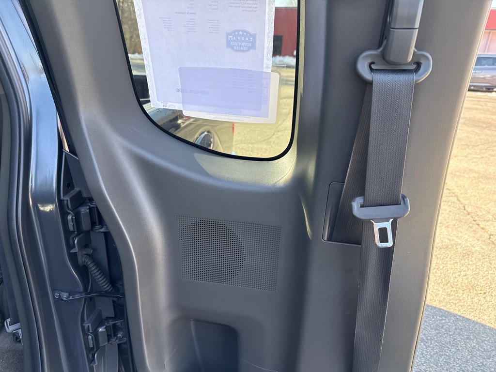 2015 Nissan Frontier Image 20