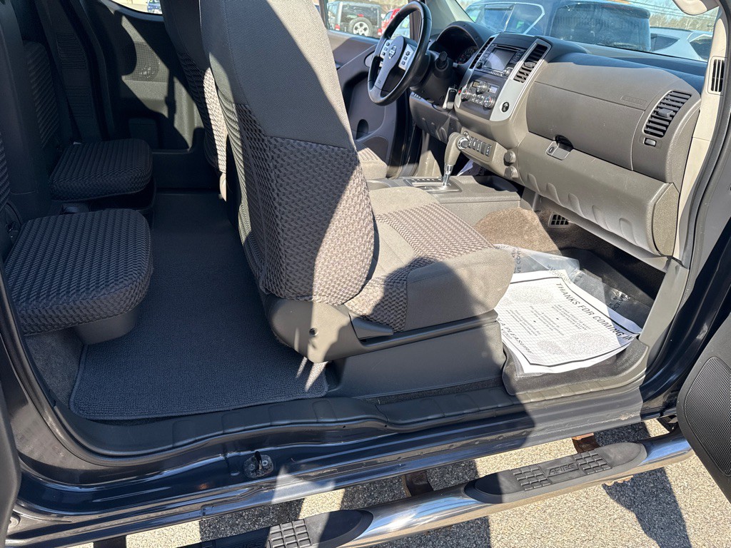 2015 Nissan Frontier Image 22