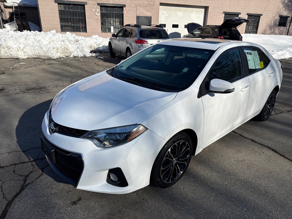 2016 Toyota Corolla Image 1