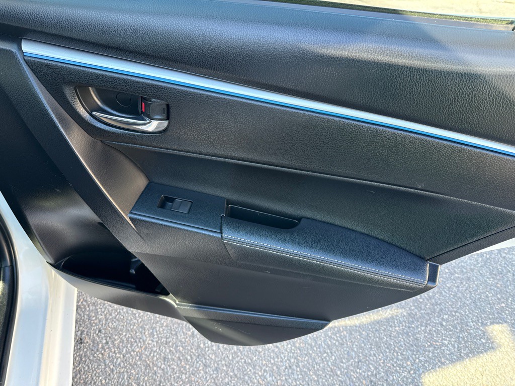 2016 Toyota Corolla Image 21