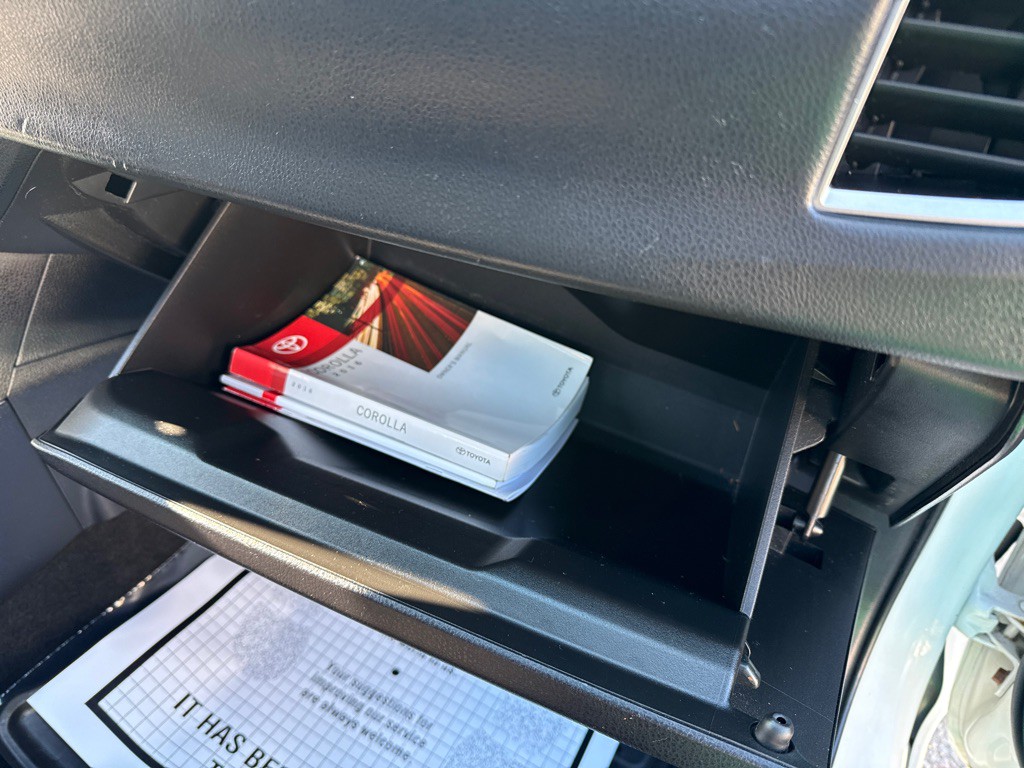 2016 Toyota Corolla Image 24