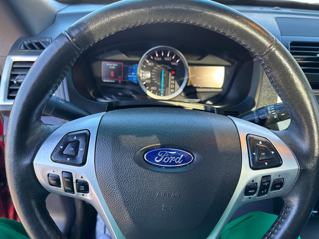 2015 Ford Explorer Image 10