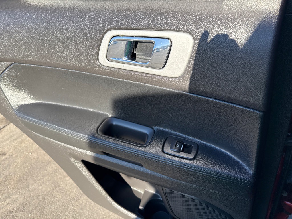 2015 Ford Explorer Image 26