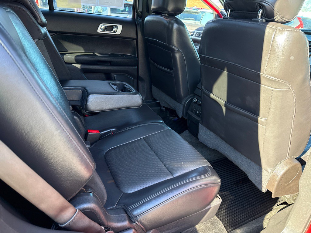 2015 Ford Explorer Image 29