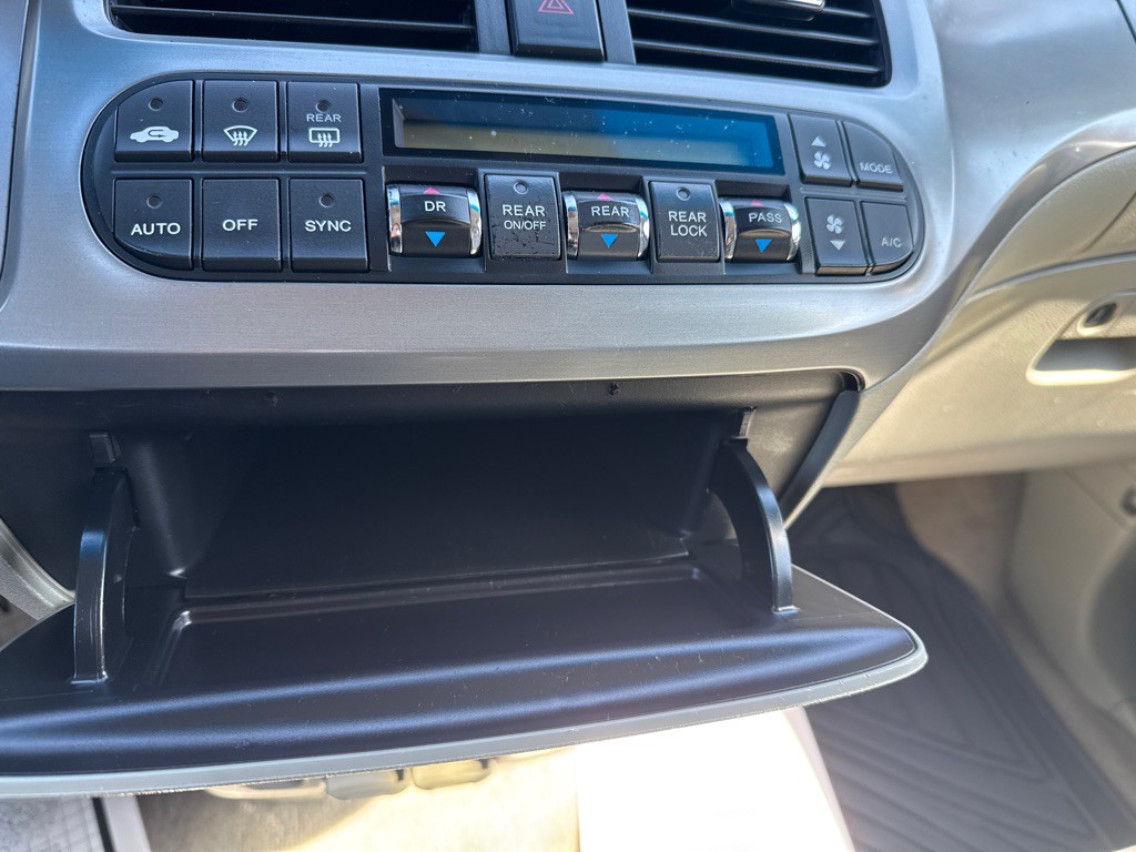 2010 Honda Odyssey Image 14