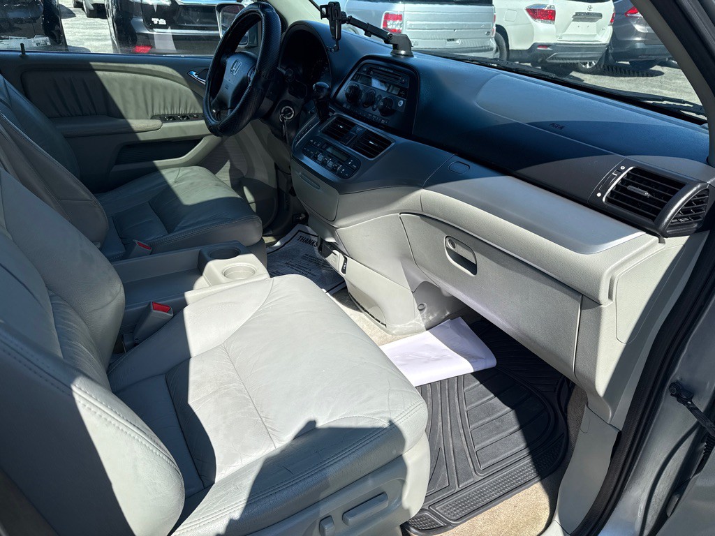 2010 Honda Odyssey Image 28
