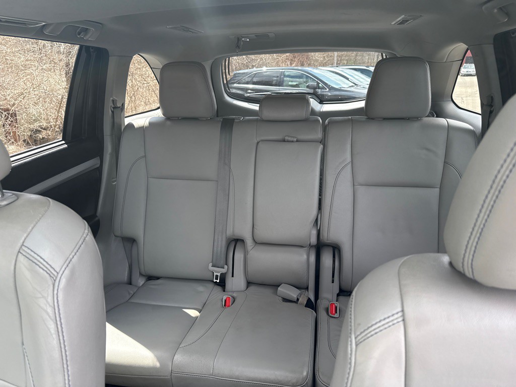 2017 Toyota Highlander Image 11