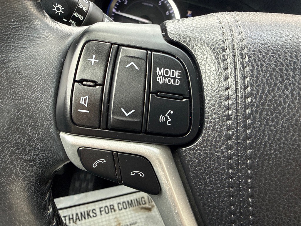 2017 Toyota Highlander Image 13
