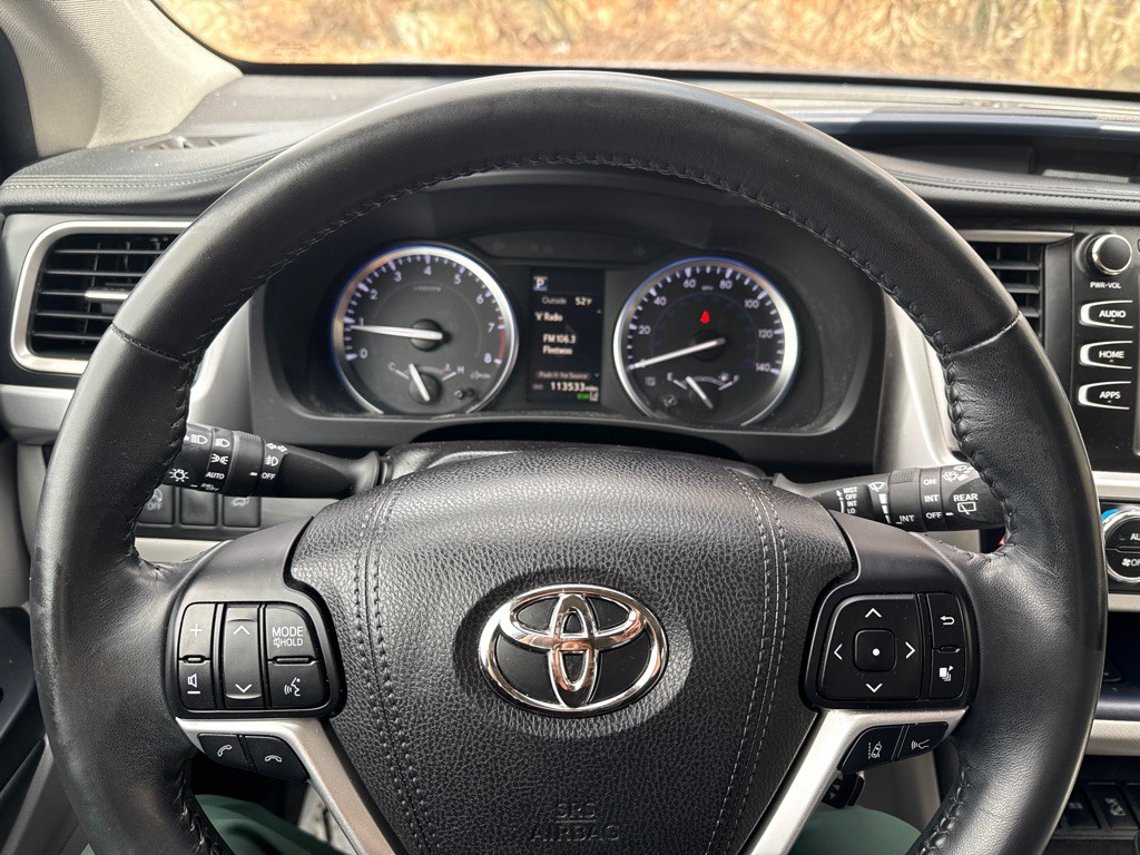 2017 Toyota Highlander Image 14