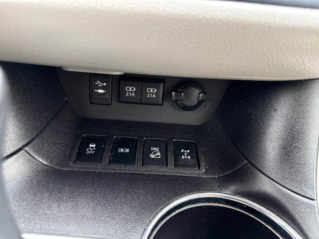 2017 Toyota Highlander Image 18