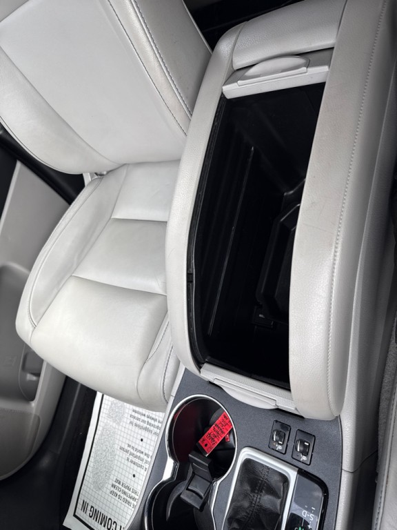 2017 Toyota Highlander Image 21