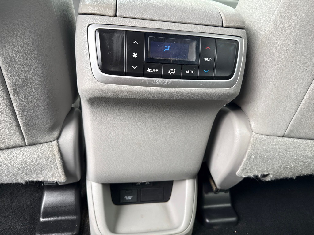 2017 Toyota Highlander Image 24