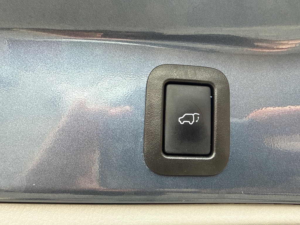 2017 Toyota Highlander Image 27