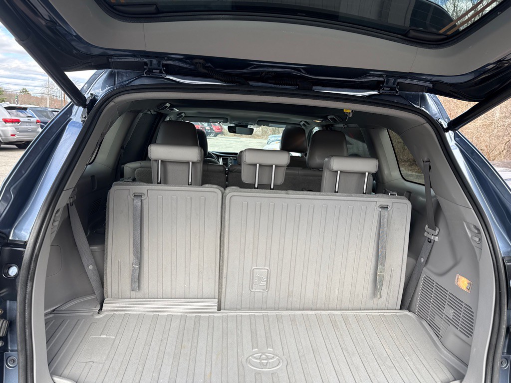 2017 Toyota Highlander Image 28