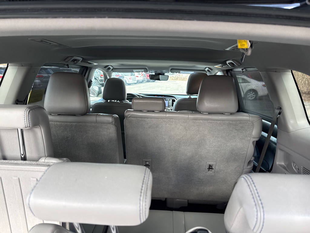 2017 Toyota Highlander Image 29