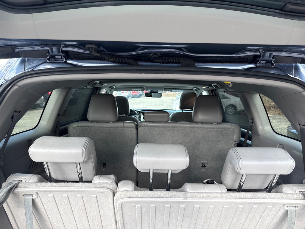 2017 Toyota Highlander Image 31