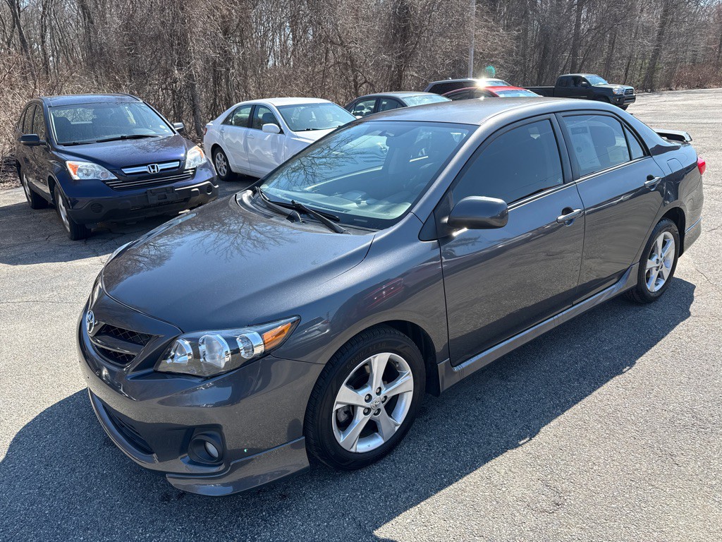2012 Toyota Corolla Image 1