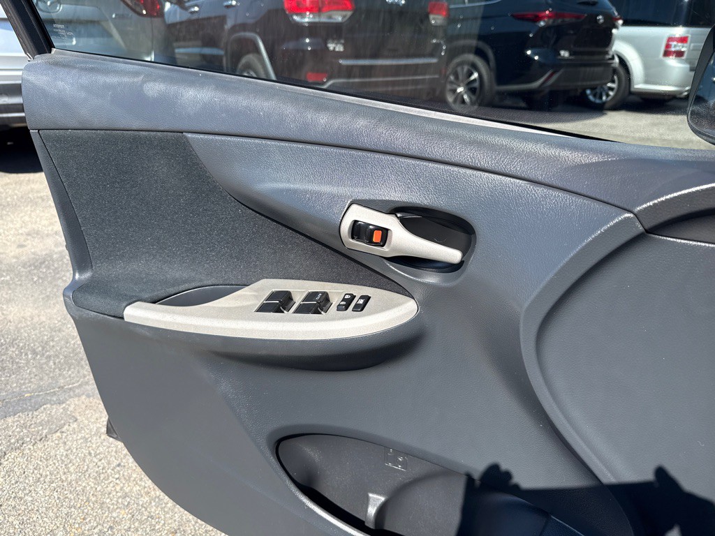 2012 Toyota Corolla Image 6