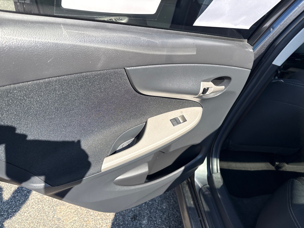 2012 Toyota Corolla Image 17