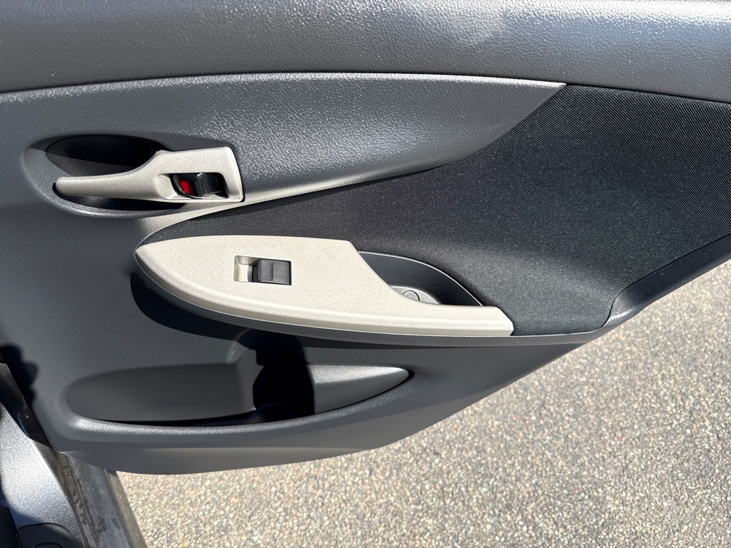 2012 Toyota Corolla Image 20