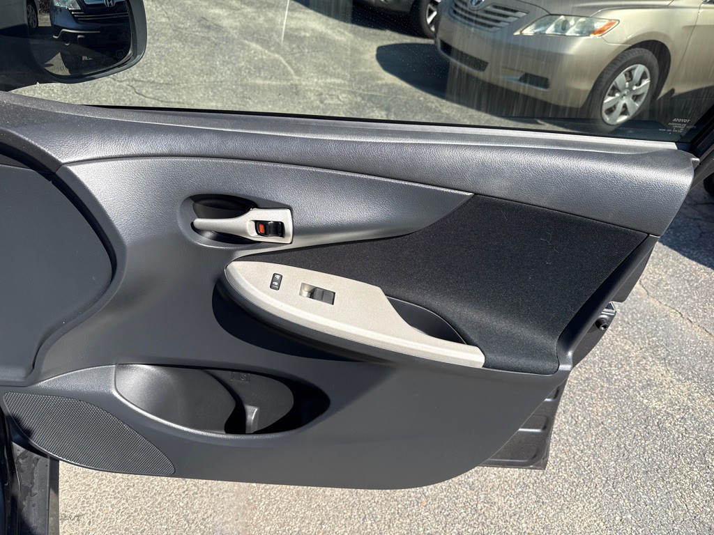 2012 Toyota Corolla Image 22