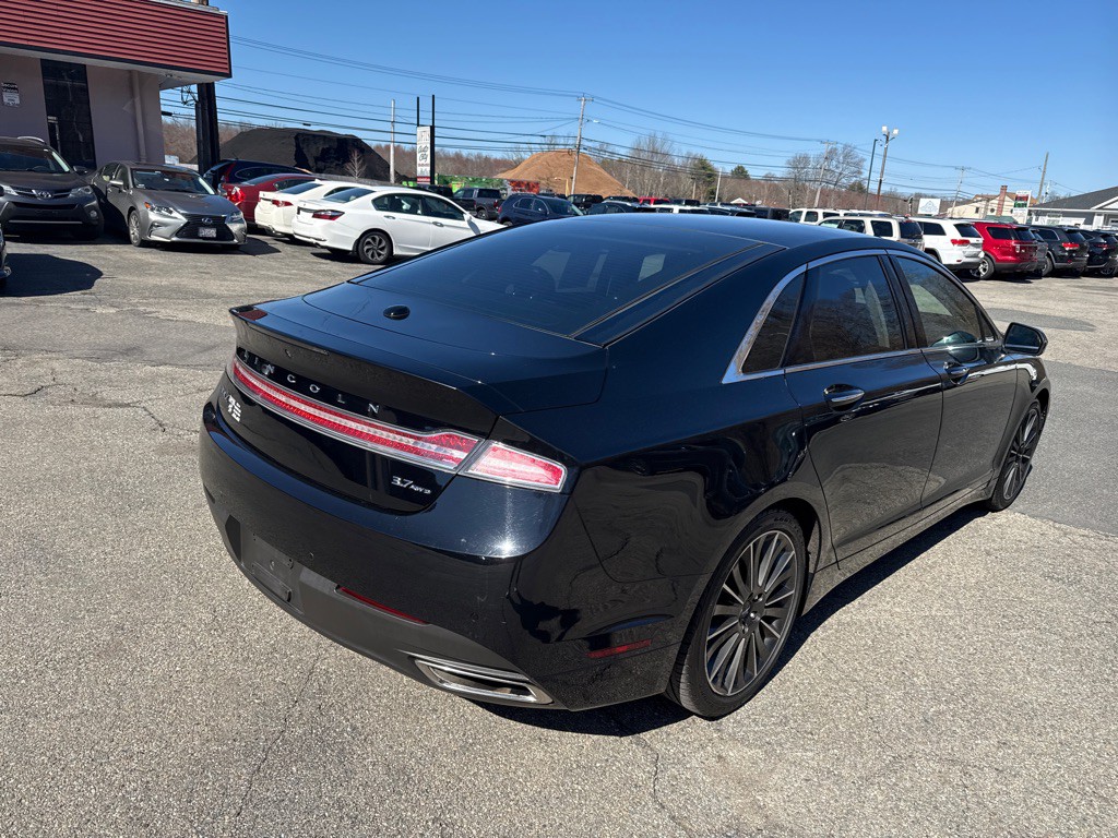 2016 Lincoln MKZ Image 3