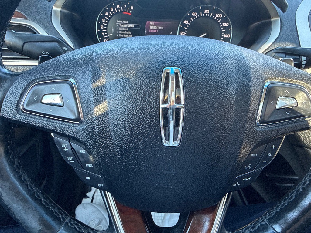 2016 Lincoln MKZ Image 10