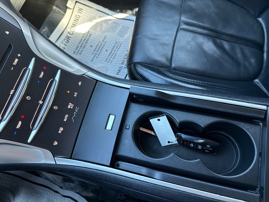 2016 Lincoln MKZ Image 17