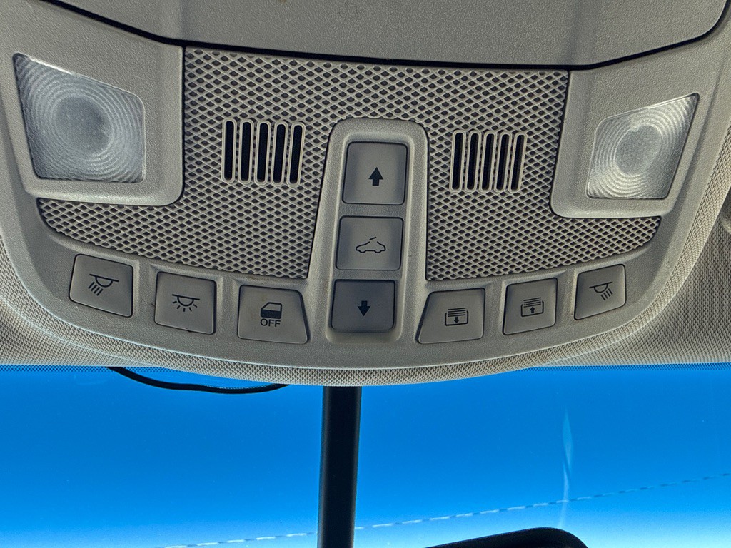 2016 Lincoln MKZ Image 18