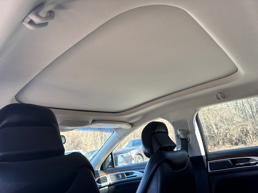 2016 Lincoln MKZ Image 25