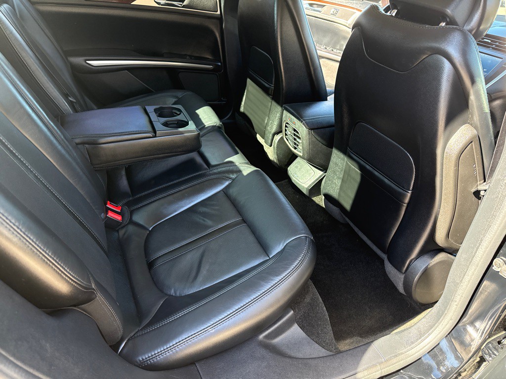 2016 Lincoln MKZ Image 31