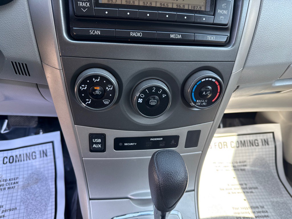 2012 Toyota Corolla Image 10