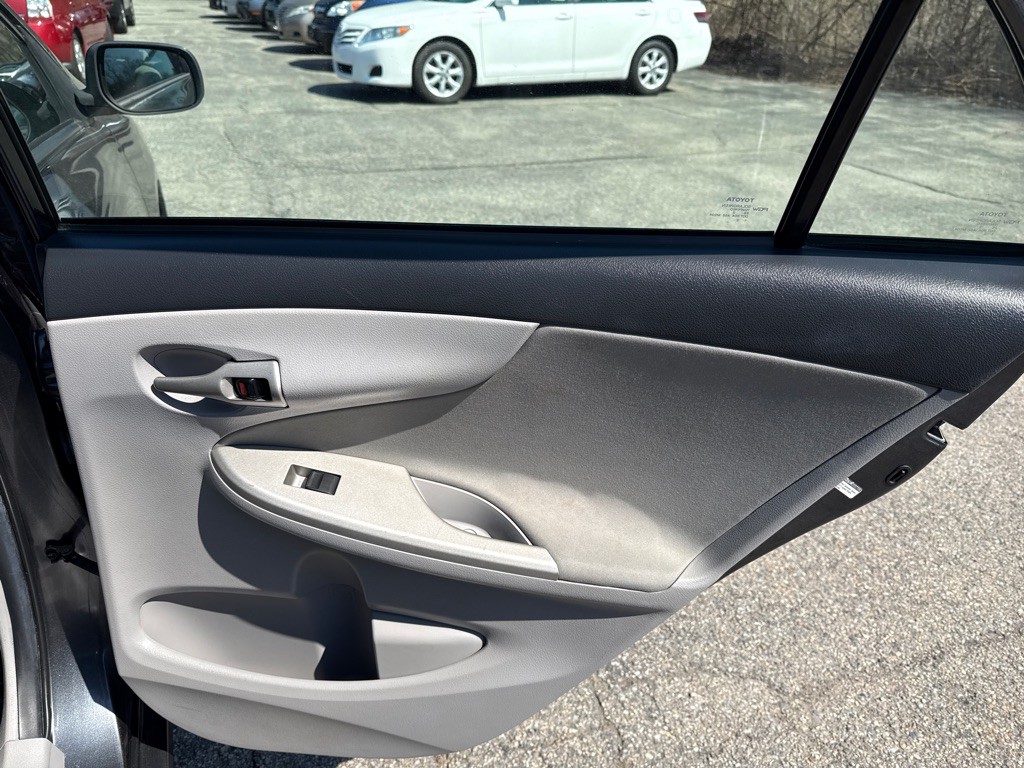 2012 Toyota Corolla Image 18