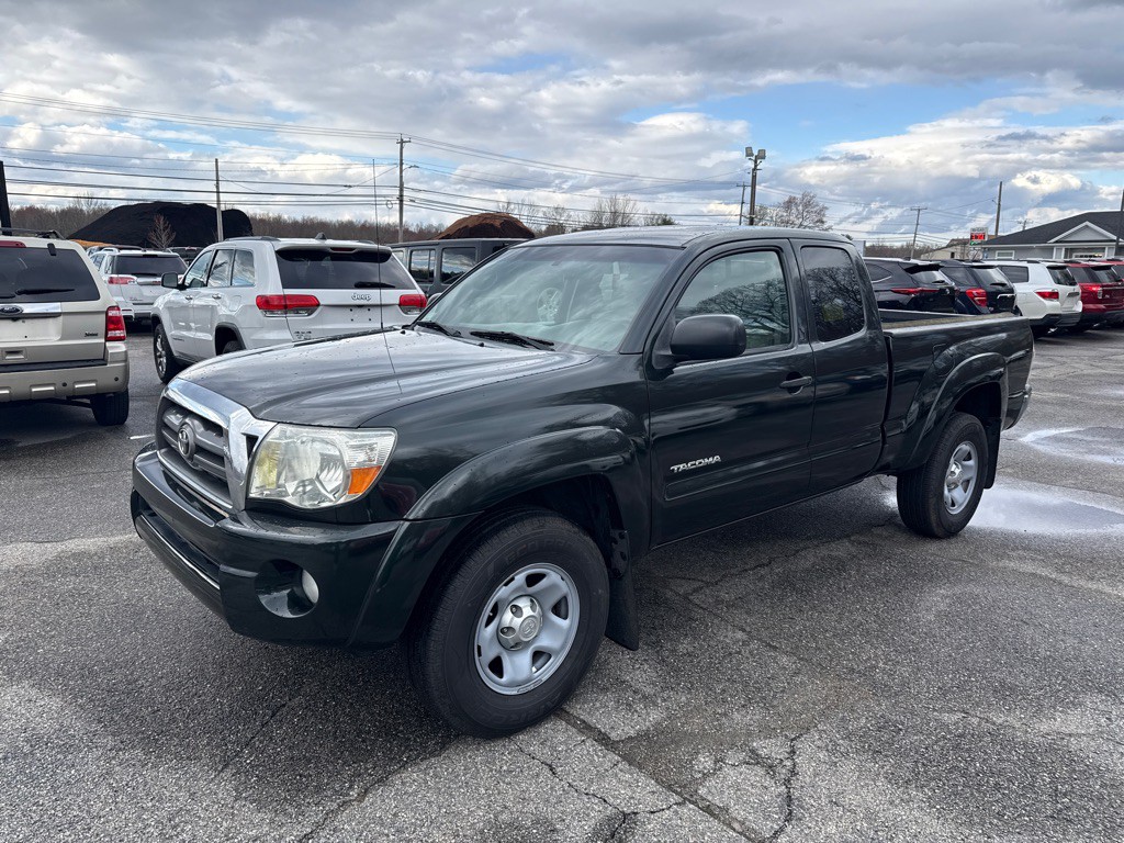 2010 Toyota Tacoma Image 1