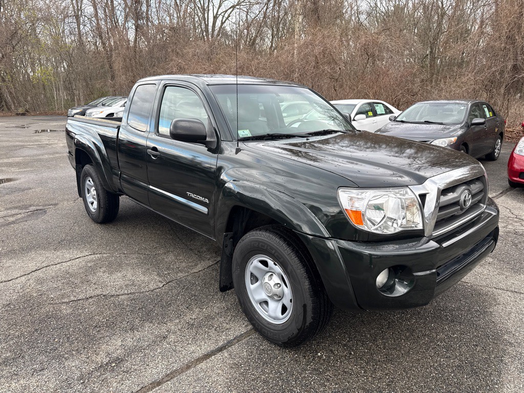 2010 Toyota Tacoma Image 2