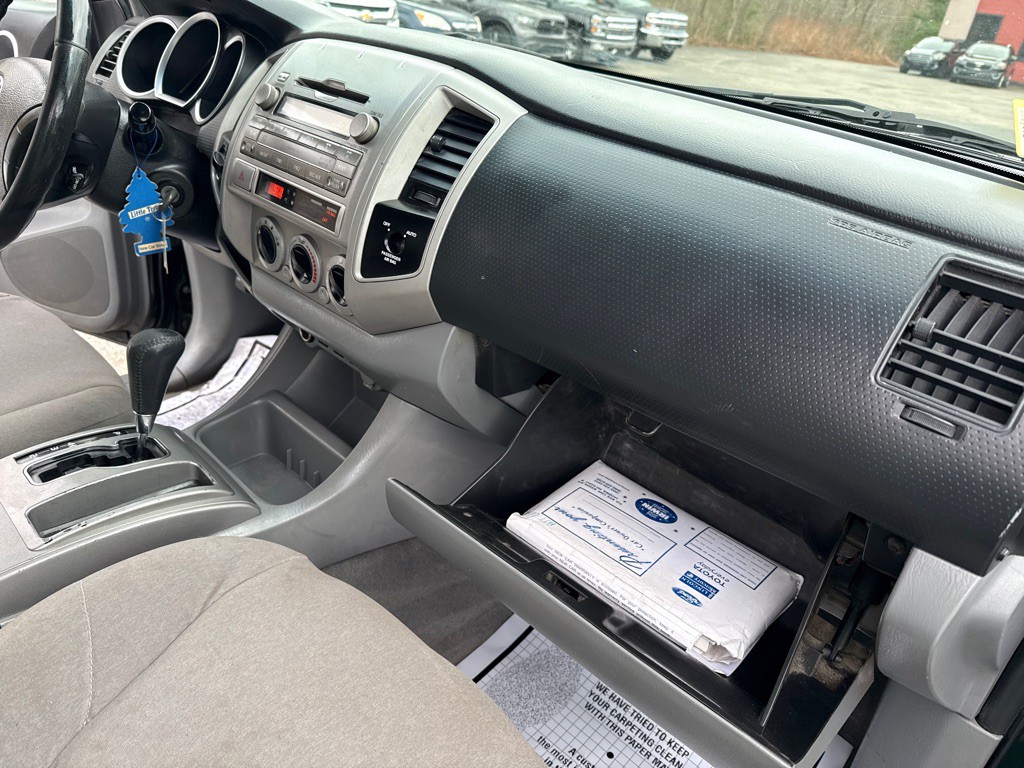 2010 Toyota Tacoma Image 19