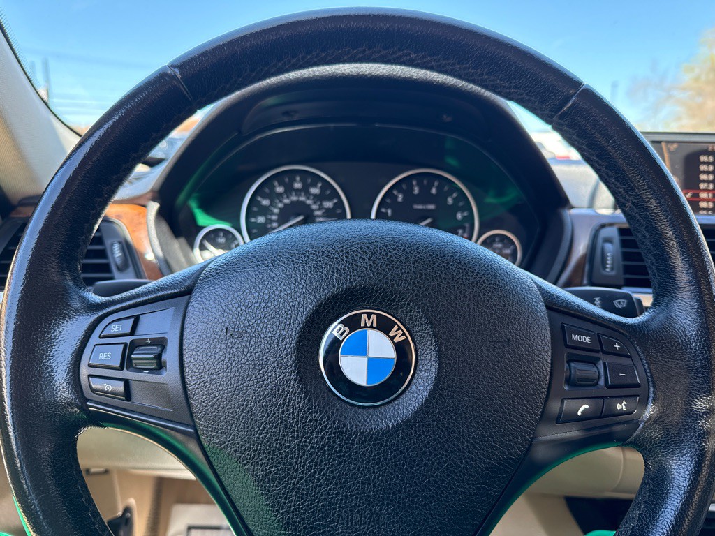 2014 BMW 3 Series Image 7