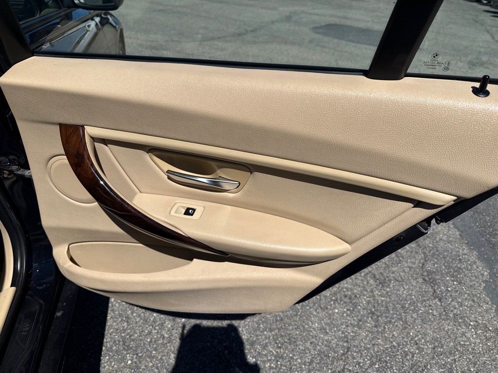 2014 BMW 3 Series Image 22
