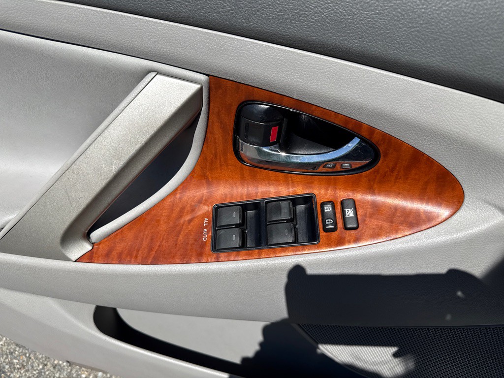 2011 Toyota Camry Image 5