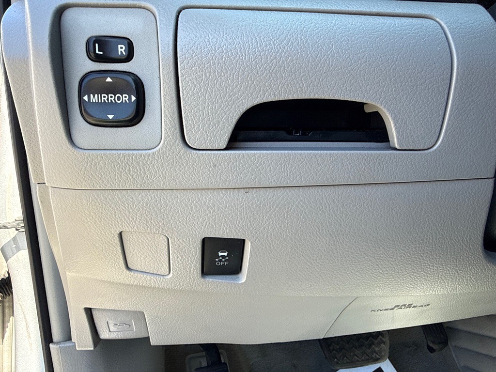 2011 Toyota Camry Image 6