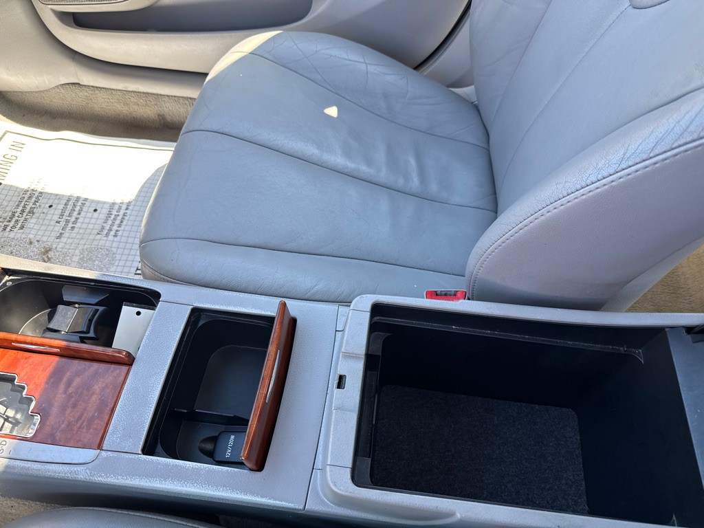 2011 Toyota Camry Image 17