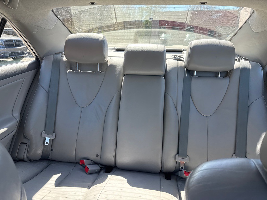 2011 Toyota Camry Image 19