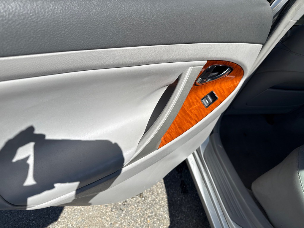 2011 Toyota Camry Image 21
