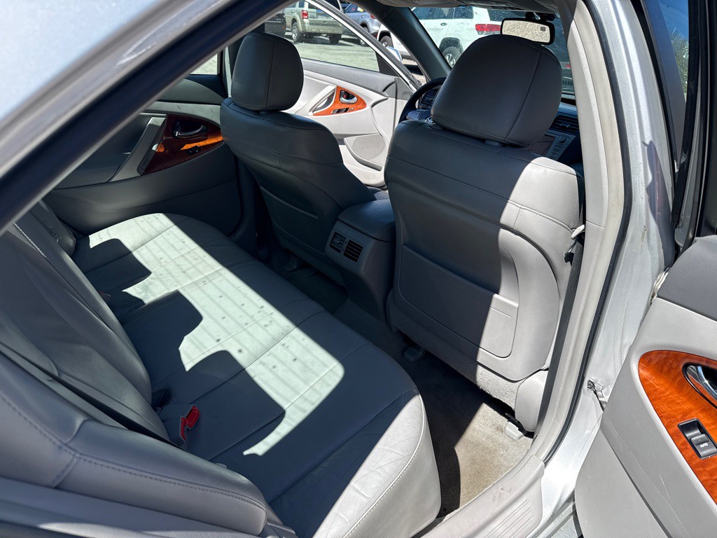 2011 Toyota Camry Image 24