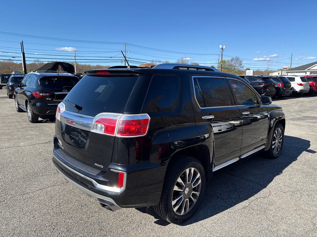 2017 GMC Terrain Image 3